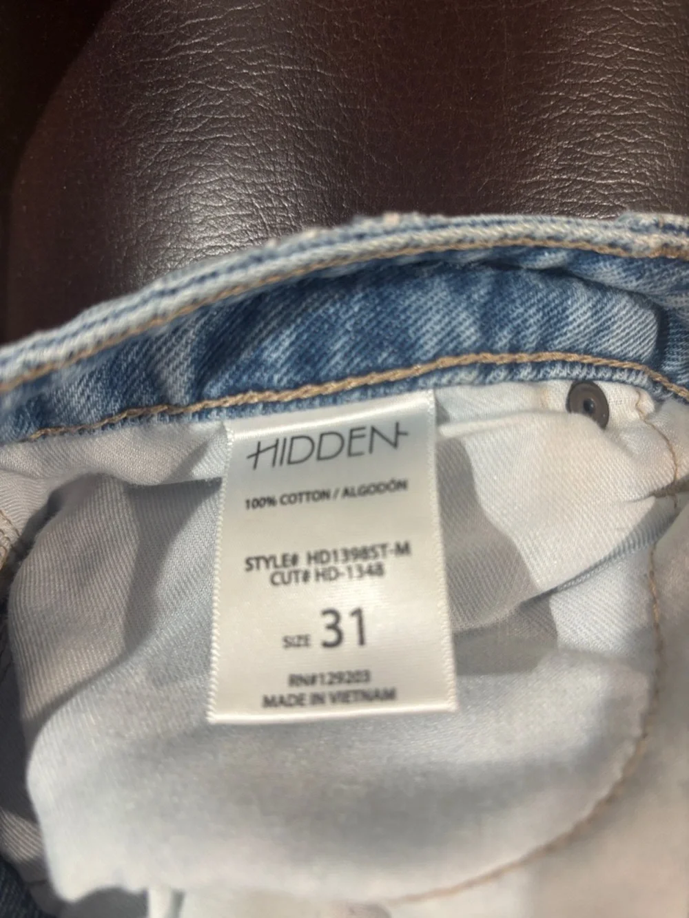 EUC Hidden straight leg Jeans with a slit at the hem size 31